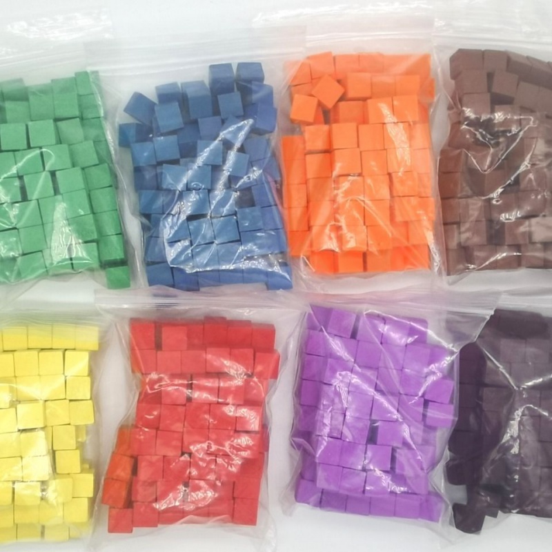 Board Game Sequence - 100 stks/partijen 10mm Houten Kubussen Kleurrijke